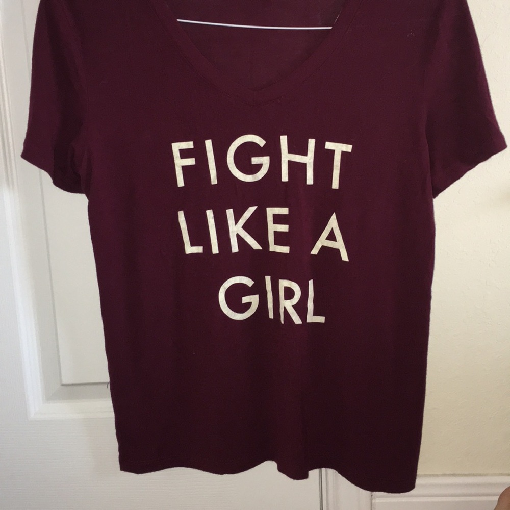 Short sleeve tee.